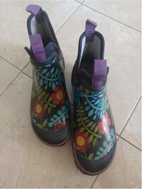 Bogs Women's Boots Garden blue Multi Floral Ankle US 7 Waterproof Ex